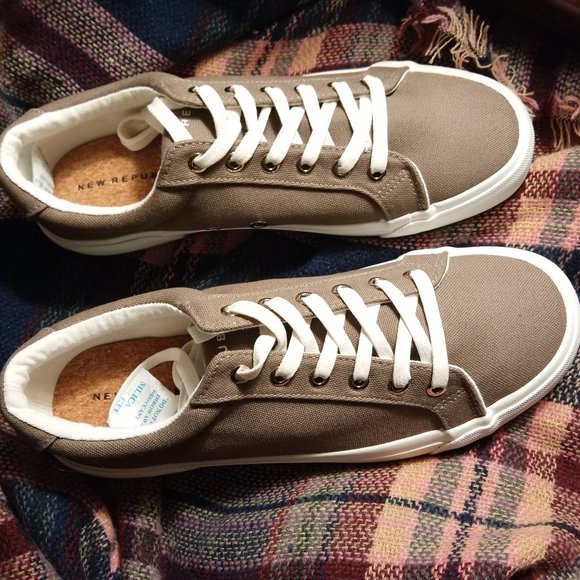 NIB New Republic canvas cork shoes - Picture 1 of 8